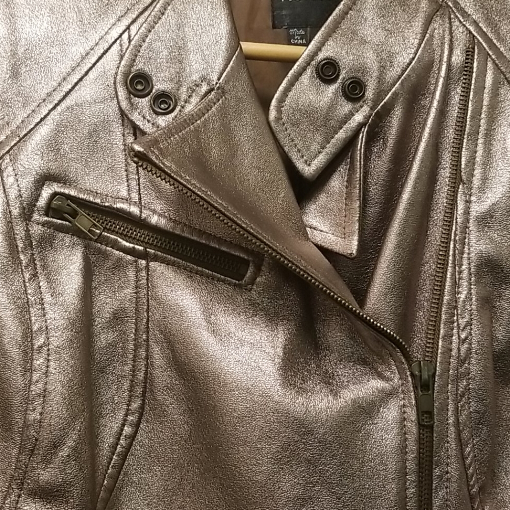 Cropped Jacket - Picture 2 of 6